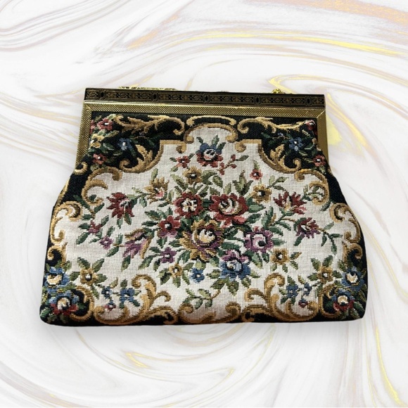 ronte of beverly hills Handbags - NWT Vintage Ronte Of Beverly Hills Floral NeedlePoint Purse With Gold Chain